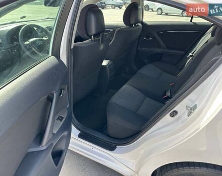 Білий Тойота Авенсіс, об'ємом двигуна 1.8 л та пробігом 235 тис. км за 8800 $, фото 16 на Automoto.ua