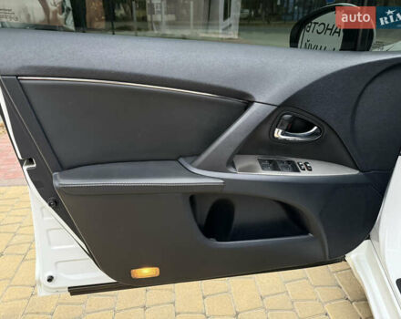 Белый Тойота Авенсис, объемом двигателя 1.8 л и пробегом 164 тыс. км за 8800 $, фото 8 на Automoto.ua