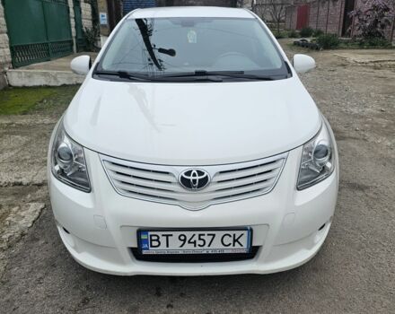 Белый Тойота Авенсис, объемом двигателя 0 л и пробегом 205 тыс. км за 9999 $, фото 1 на Automoto.ua