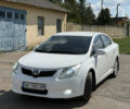 Білий Тойота Авенсіс, об'ємом двигуна 1.99 л та пробігом 97 тис. км за 12700 $, фото 1 на Automoto.ua
