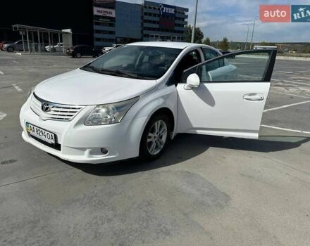 Білий Тойота Авенсіс, об'ємом двигуна 1.8 л та пробігом 235 тис. км за 8800 $, фото 12 на Automoto.ua