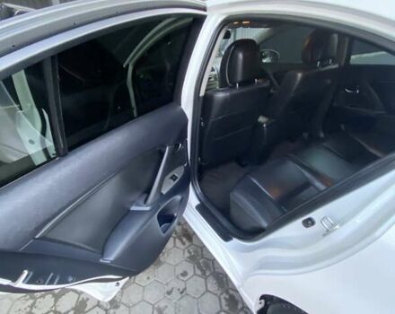 Белый Тойота Авенсис, объемом двигателя 2 л и пробегом 236 тыс. км за 10599 $, фото 20 на Automoto.ua