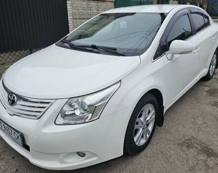 Белый Тойота Авенсис, объемом двигателя 1.8 л и пробегом 205 тыс. км за 9999 $, фото 2 на Automoto.ua