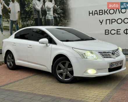 Белый Тойота Авенсис, объемом двигателя 1.8 л и пробегом 164 тыс. км за 8800 $, фото 1 на Automoto.ua
