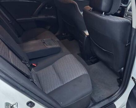 Белый Тойота Авенсис, объемом двигателя 1.8 л и пробегом 205 тыс. км за 9999 $, фото 13 на Automoto.ua