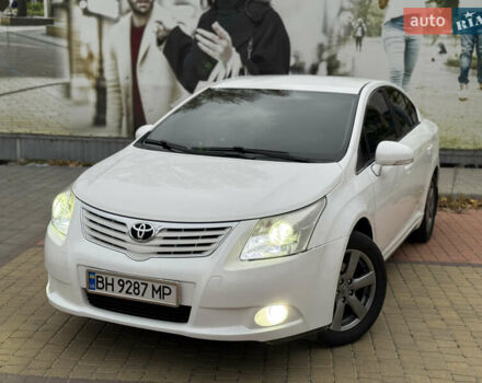 Белый Тойота Авенсис, объемом двигателя 1.8 л и пробегом 164 тыс. км за 8800 $, фото 2 на Automoto.ua