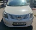 Белый Тойота Авенсис, объемом двигателя 1.99 л и пробегом 268 тыс. км за 8500 $, фото 1 на Automoto.ua