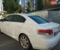 Белый Тойота Авенсис, объемом двигателя 2 л и пробегом 240 тыс. км за 9000 $, фото 3 на Automoto.ua