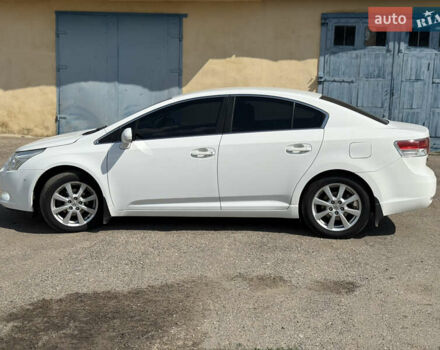 Білий Тойота Авенсіс, об'ємом двигуна 1.99 л та пробігом 97 тис. км за 12700 $, фото 1 на Automoto.ua