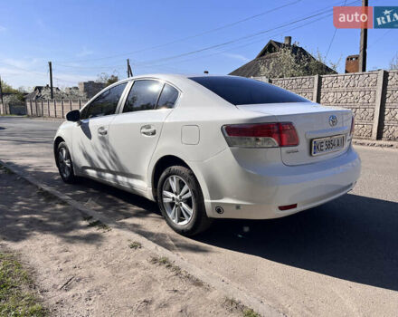 Белый Тойота Авенсис, объемом двигателя 1.8 л и пробегом 224 тыс. км за 9300 $, фото 6 на Automoto.ua