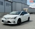 Белый Тойота Авенсис, объемом двигателя 1.99 л и пробегом 196 тыс. км за 8500 $, фото 1 на Automoto.ua