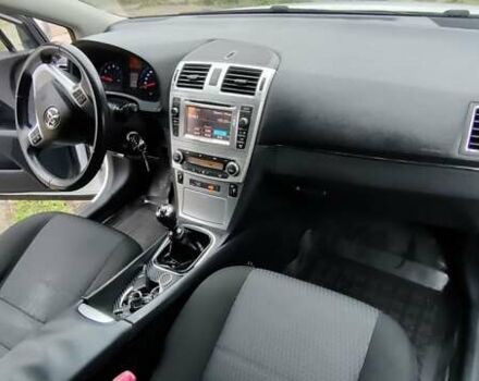 Белый Тойота Авенсис, объемом двигателя 1.8 л и пробегом 257 тыс. км за 9600 $, фото 7 на Automoto.ua