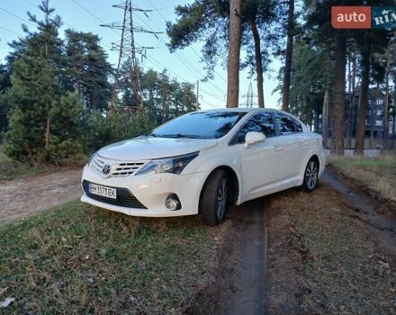 Белый Тойота Авенсис, объемом двигателя 2 л и пробегом 194 тыс. км за 9800 $, фото 1 на Automoto.ua