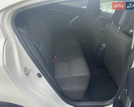 Белый Тойота Авенсис, объемом двигателя 1.8 л и пробегом 180 тыс. км за 11700 $, фото 12 на Automoto.ua