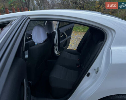 Белый Тойота Авенсис, объемом двигателя 1.8 л и пробегом 135 тыс. км за 12700 $, фото 24 на Automoto.ua