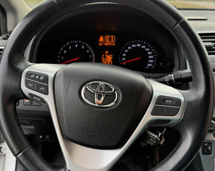 Белый Тойота Авенсис, объемом двигателя 1.8 л и пробегом 40 тыс. км за 12800 $, фото 20 на Automoto.ua