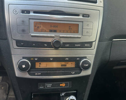 Білий Тойота Авенсіс, об'ємом двигуна 2 л та пробігом 230 тис. км за 8500 $, фото 7 на Automoto.ua