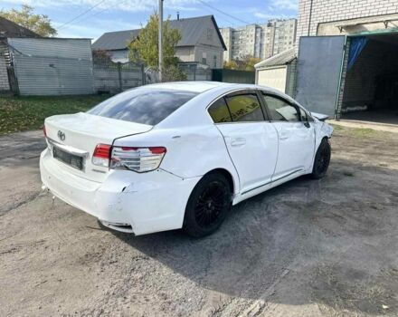 Белый Тойота Авенсис, объемом двигателя 2 л и пробегом 200 тыс. км за 3200 $, фото 1 на Automoto.ua