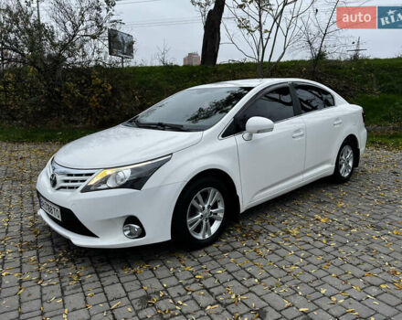 Белый Тойота Авенсис, объемом двигателя 1.8 л и пробегом 135 тыс. км за 12700 $, фото 2 на Automoto.ua