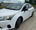Білий Тойота Авенсіс, об'ємом двигуна 2 л та пробігом 300 тис. км за 8800 $, фото 1 на Automoto.ua