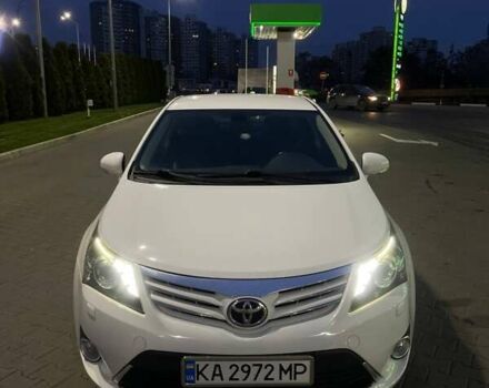 Білий Тойота Авенсіс, об'ємом двигуна 2 л та пробігом 227 тис. км за 10800 $, фото 1 на Automoto.ua