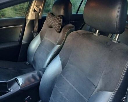 Белый Тойота Авенсис, объемом двигателя 2 л и пробегом 194 тыс. км за 9800 $, фото 10 на Automoto.ua