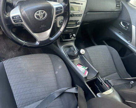 Білий Тойота Авенсіс, об'ємом двигуна 2 л та пробігом 230 тис. км за 8500 $, фото 5 на Automoto.ua