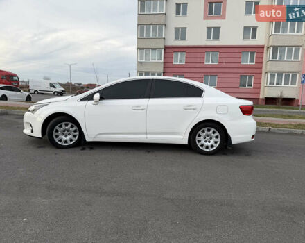 Белый Тойота Авенсис, объемом двигателя 1.8 л и пробегом 40 тыс. км за 12800 $, фото 3 на Automoto.ua