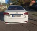 Белый Тойота Авенсис, объемом двигателя 1.8 л и пробегом 255 тыс. км за 9500 $, фото 2 на Automoto.ua