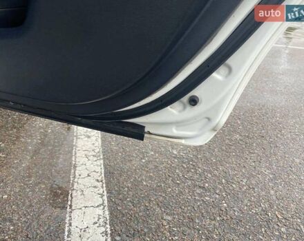 Белый Тойота Авенсис, объемом двигателя 1.8 л и пробегом 180 тыс. км за 11700 $, фото 11 на Automoto.ua