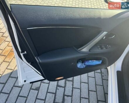 Белый Тойота Авенсис, объемом двигателя 1.8 л и пробегом 211 тыс. км за 11200 $, фото 4 на Automoto.ua