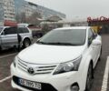 Белый Тойота Авенсис, объемом двигателя 2 л и пробегом 156 тыс. км за 10650 $, фото 1 на Automoto.ua