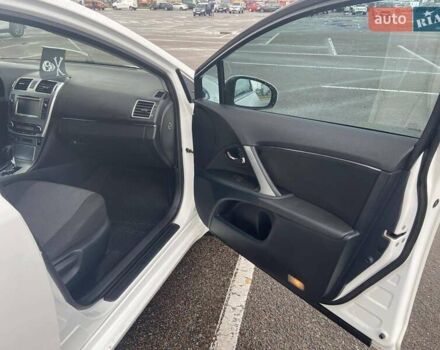 Белый Тойота Авенсис, объемом двигателя 1.8 л и пробегом 180 тыс. км за 11700 $, фото 14 на Automoto.ua