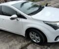 Белый Тойота Авенсис, объемом двигателя 1.8 л и пробегом 257 тыс. км за 9600 $, фото 2 на Automoto.ua