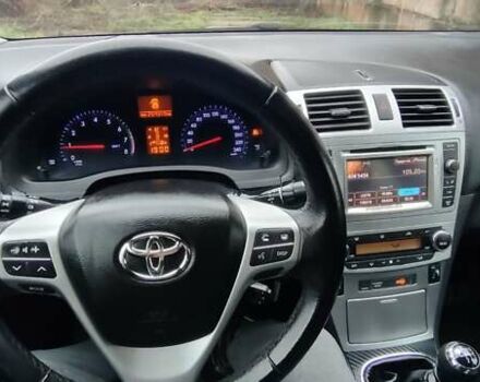 Белый Тойота Авенсис, объемом двигателя 1.8 л и пробегом 257 тыс. км за 9600 $, фото 12 на Automoto.ua