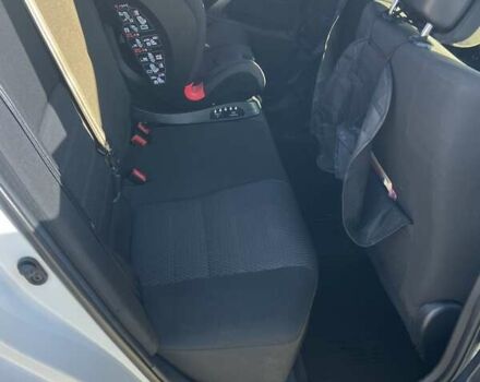 Белый Тойота Авенсис, объемом двигателя 1.8 л и пробегом 211 тыс. км за 11200 $, фото 6 на Automoto.ua