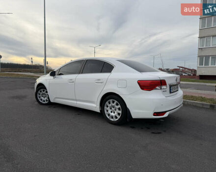 Белый Тойота Авенсис, объемом двигателя 1.8 л и пробегом 40 тыс. км за 12800 $, фото 4 на Automoto.ua