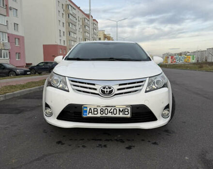 Белый Тойота Авенсис, объемом двигателя 1.8 л и пробегом 40 тыс. км за 12800 $, фото 1 на Automoto.ua