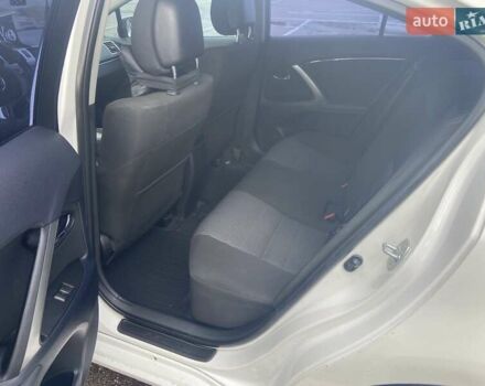 Белый Тойота Авенсис, объемом двигателя 1.8 л и пробегом 180 тыс. км за 11700 $, фото 16 на Automoto.ua