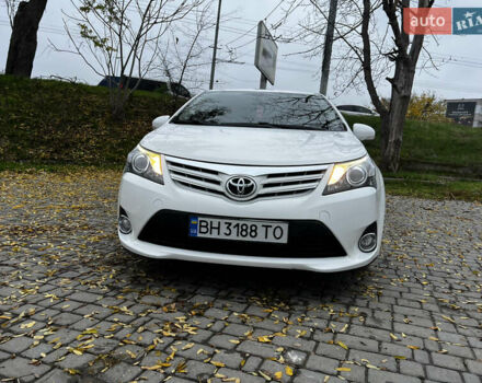 Белый Тойота Авенсис, объемом двигателя 1.8 л и пробегом 135 тыс. км за 12700 $, фото 4 на Automoto.ua