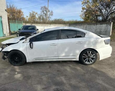 Белый Тойота Авенсис, объемом двигателя 2 л и пробегом 200 тыс. км за 3200 $, фото 6 на Automoto.ua