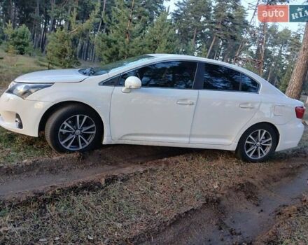 Белый Тойота Авенсис, объемом двигателя 2 л и пробегом 194 тыс. км за 9800 $, фото 5 на Automoto.ua