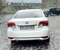 Белый Тойота Авенсис, объемом двигателя 1.8 л и пробегом 216 тыс. км за 10500 $, фото 2 на Automoto.ua