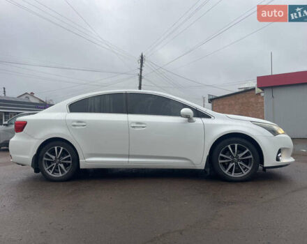 Белый Тойота Авенсис, объемом двигателя 1.8 л и пробегом 179 тыс. км за 11200 $, фото 5 на Automoto.ua