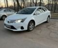 Белый Тойота Авенсис, объемом двигателя 2 л и пробегом 200 тыс. км за 8550 $, фото 1 на Automoto.ua