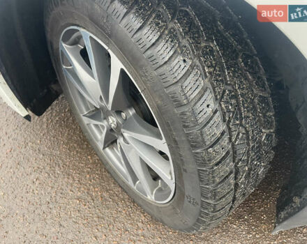 Белый Тойота Авенсис, объемом двигателя 1.8 л и пробегом 179 тыс. км за 11200 $, фото 10 на Automoto.ua