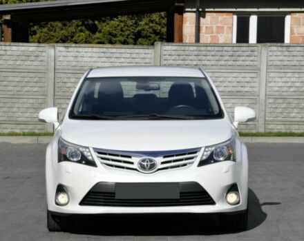 Белый Тойота Авенсис, объемом двигателя 2 л и пробегом 82 тыс. км за 8300 $, фото 1 на Automoto.ua