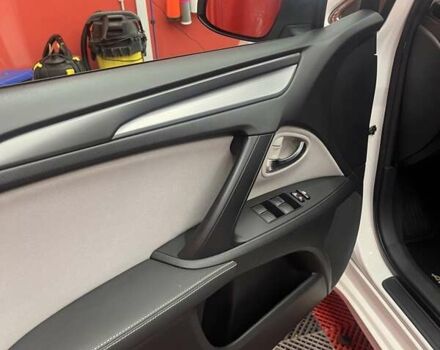 Белый Тойота Авенсис, объемом двигателя 1.6 л и пробегом 199 тыс. км за 14000 $, фото 8 на Automoto.ua