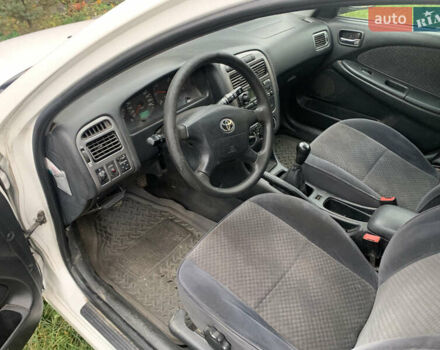 Белый Тойота Авенсис, объемом двигателя 2 л и пробегом 250 тыс. км за 3600 $, фото 6 на Automoto.ua