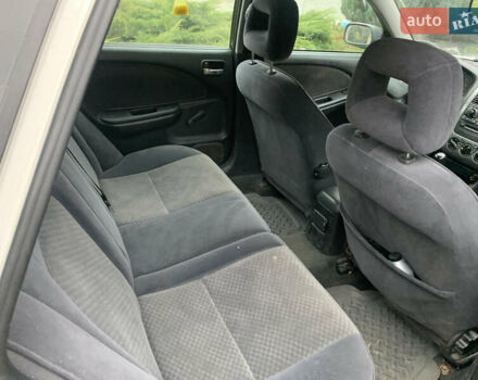 Белый Тойота Авенсис, объемом двигателя 2 л и пробегом 250 тыс. км за 3600 $, фото 9 на Automoto.ua